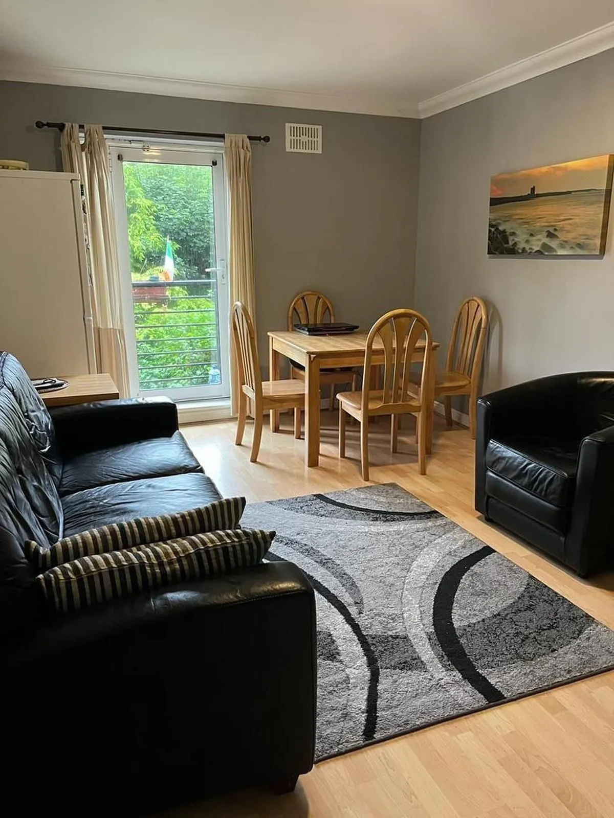 Room in Dublin 8, Dublin - Image 2