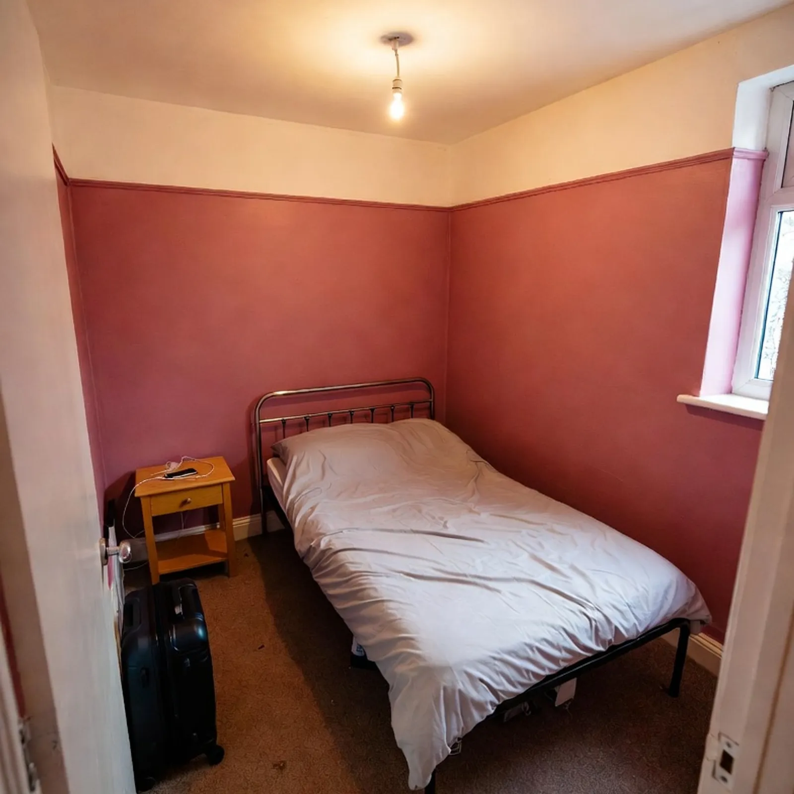 Room in Glasnevin, Dublin - Image 1