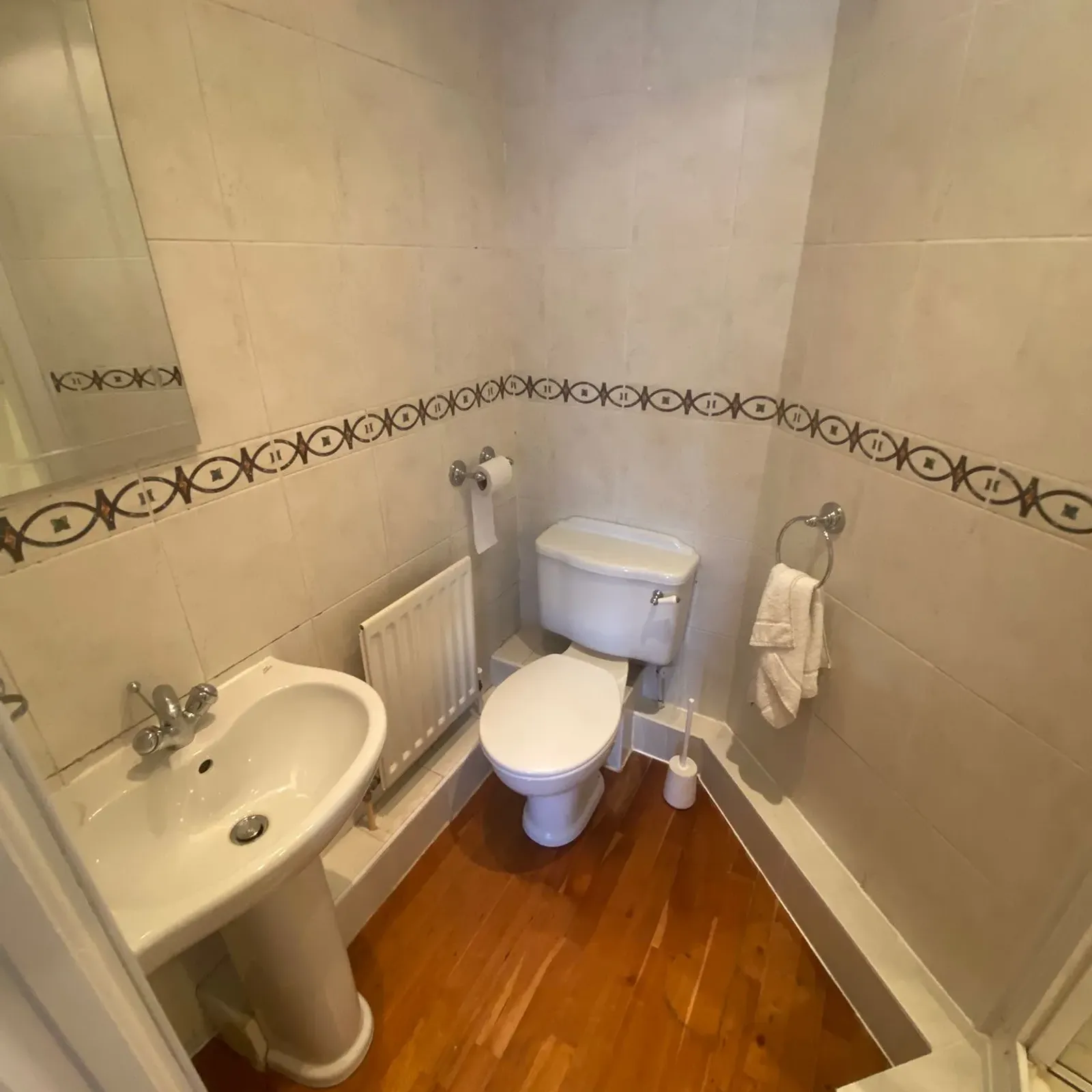 Room in Dublin 16, Dundrum - Image 4